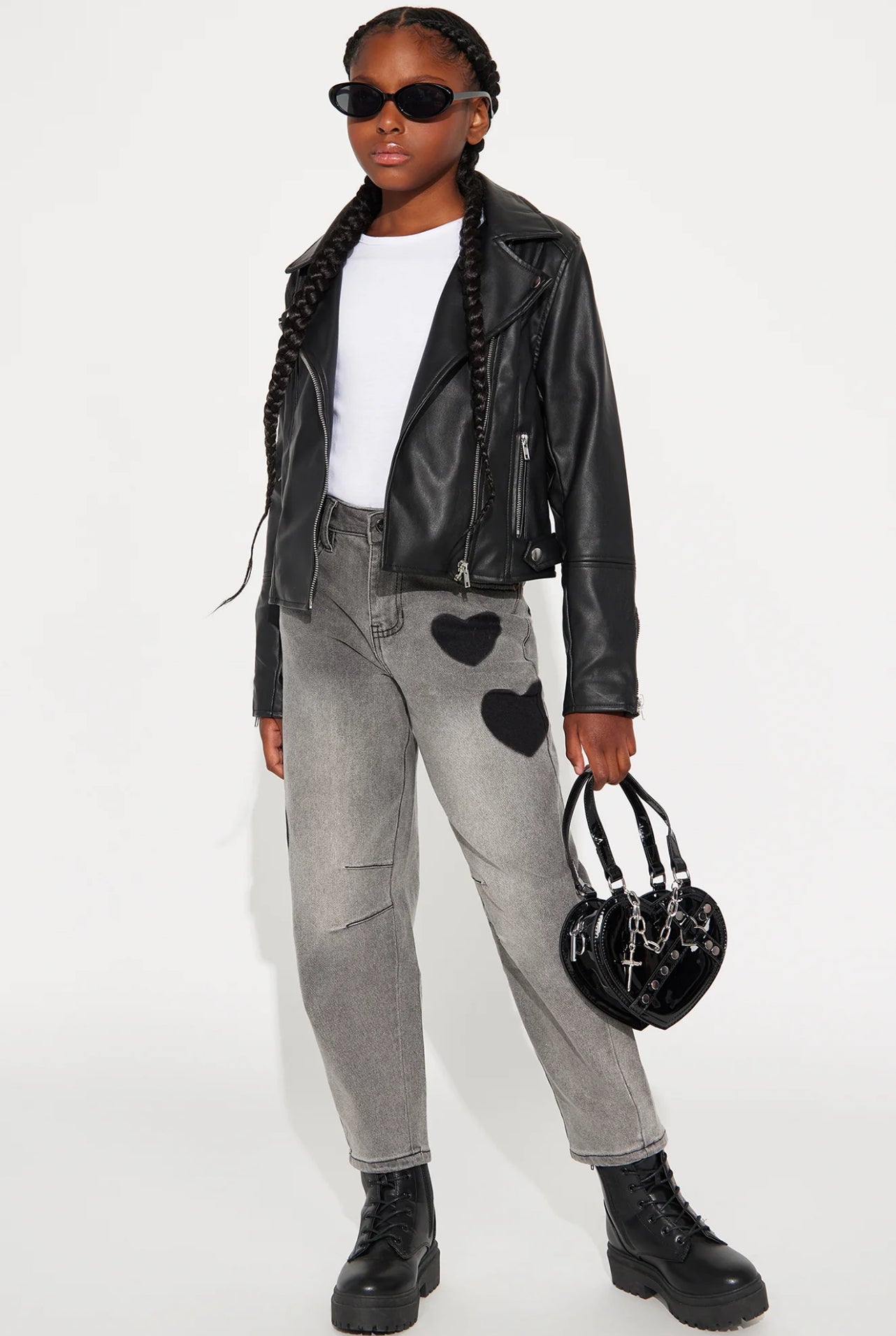 Jeans aux cœurs noirs