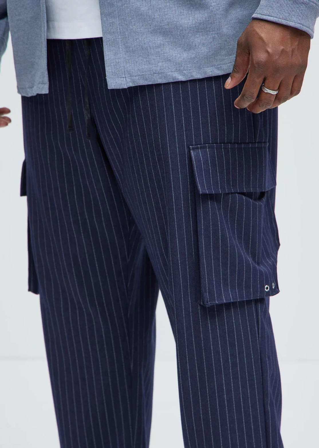 Pantalon cargo décontracté à rayures