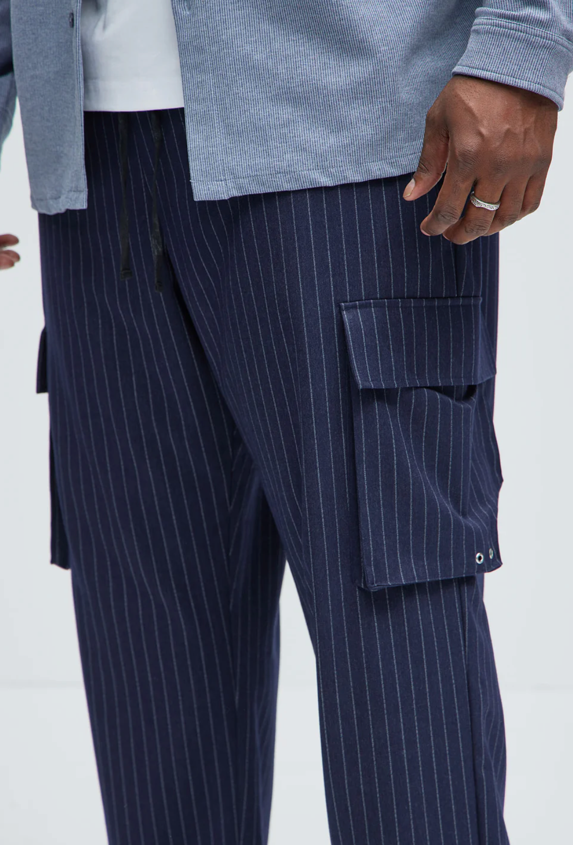 Pantalon cargo décontracté à rayures